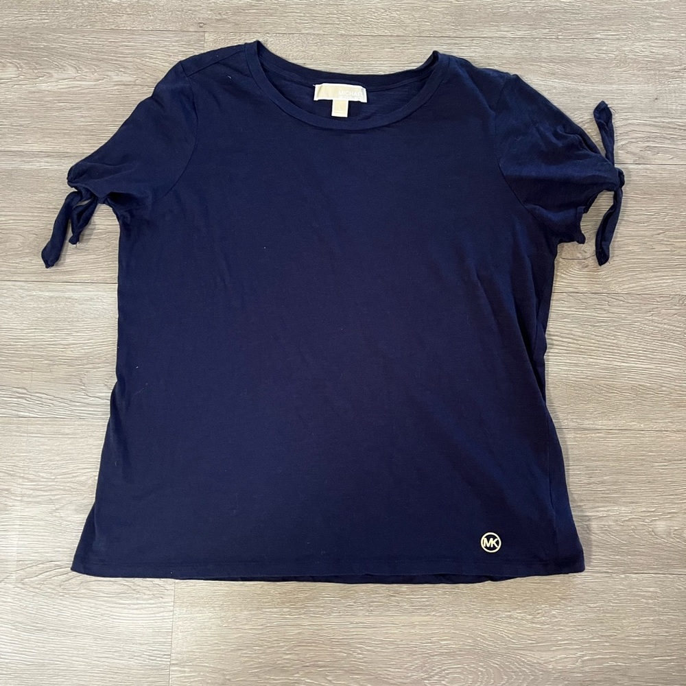 MK tee Large
